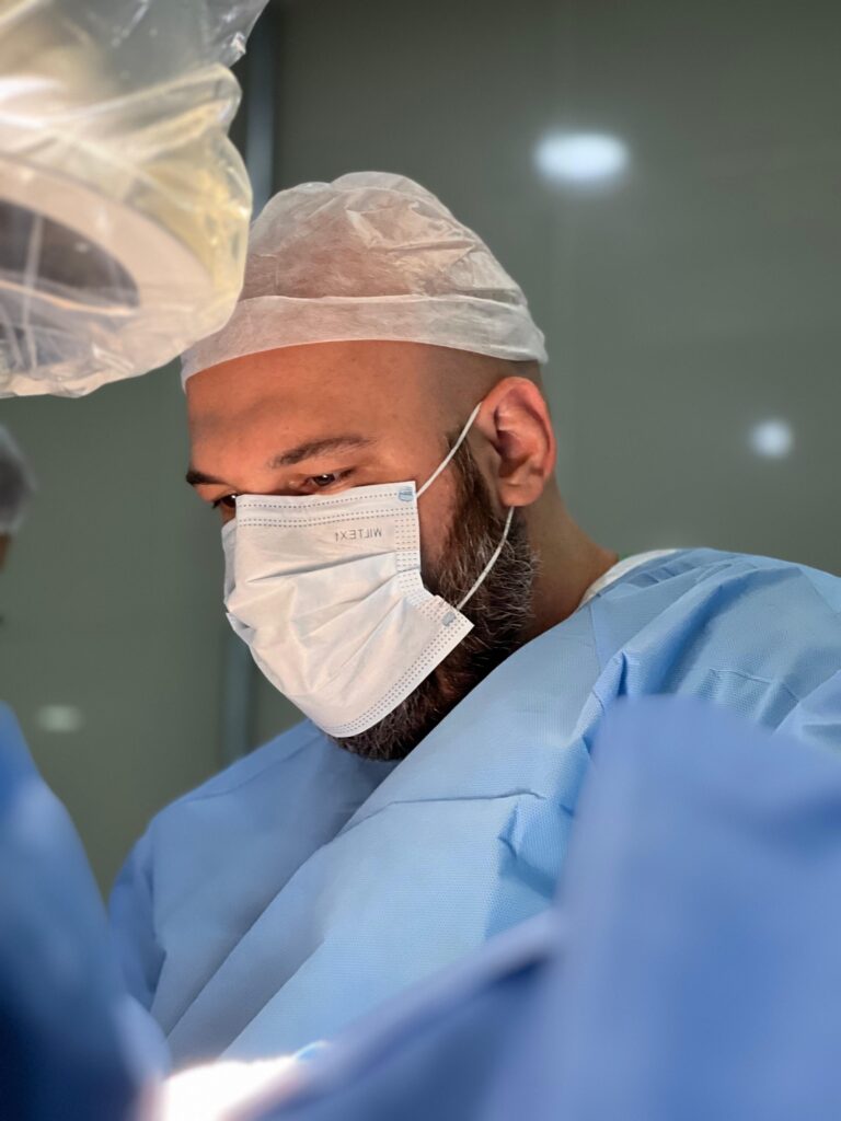 Dr. Luiz Carlos Angelini Júnior Cirurgia de mão